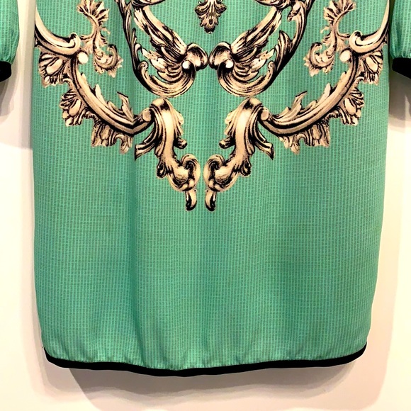 BCBGMaxAzria Size XS Trompe L’oeil Print Mint Green V-Neck Dress - Picture 12 of 13